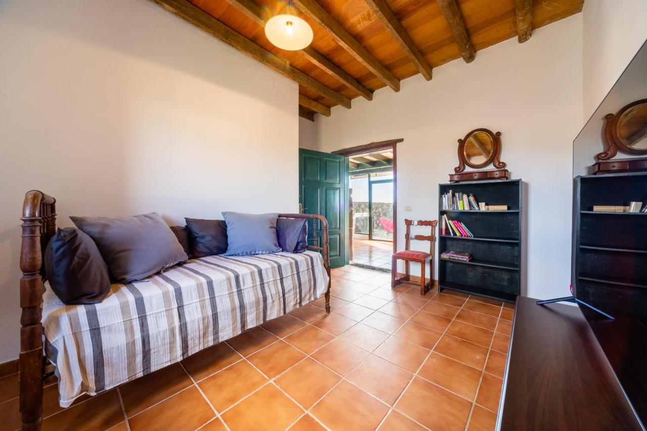 Villa Casa "Entre Vinedos" En Masdache Tías Exterior foto